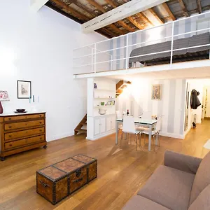 Apartment Charming Santa Croce Loft, Florence